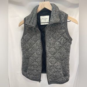 Abercrombie & Fitch Gray Heather Fleece Full-Zip Quilted Vest Womens sz S